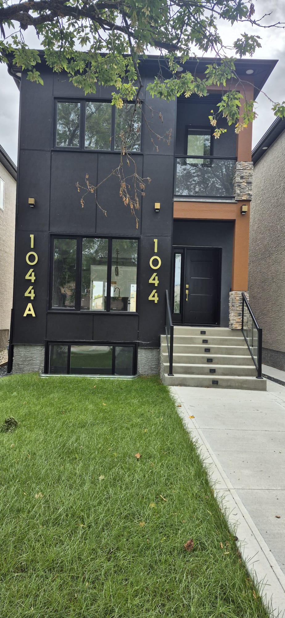 1044 Dumas Avenue - vDownstair